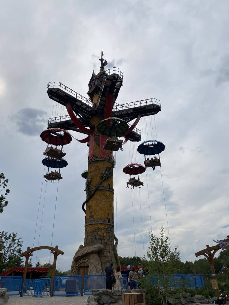 Toverland heropent nieuwe attractie Dragonwatch dit weekend na lange sluiting