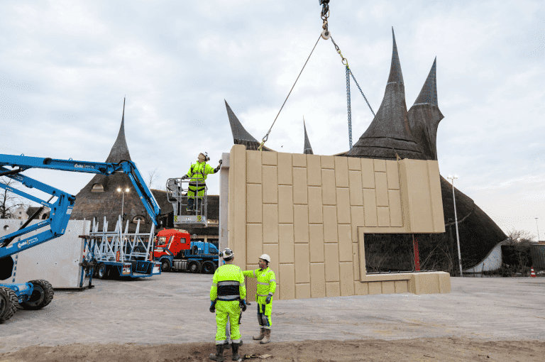 Efteling Grand Hotel nu echt de hoogte in