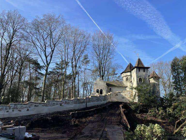 Efteling haalt kasteel van Doornroosje uit de steigers