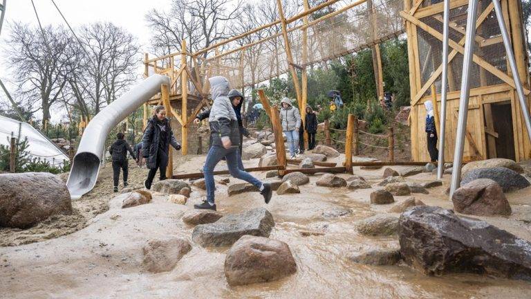 Burgers’ Zoo opent Speelbeek, de nieuwe waterspeeltuin