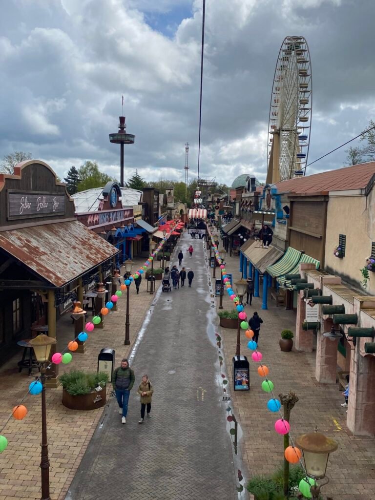 Attractiepark Slagharen zet tientallen Spanjaarden in om personeelstekorten tegen te gaan