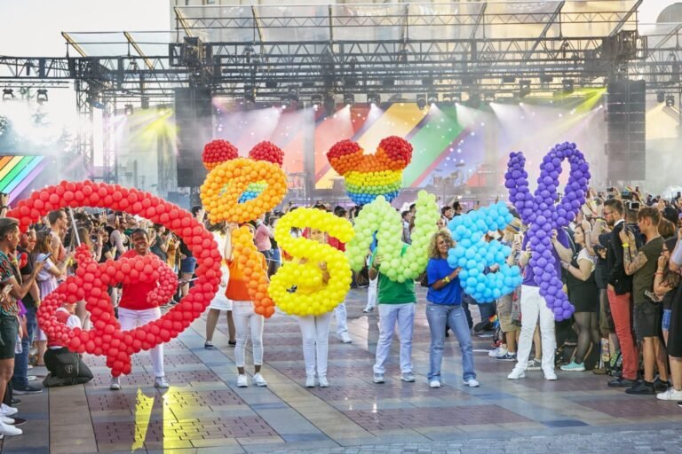 Disneyland Paris Pride tijdens reguliere openingstijden EN met speciale parade