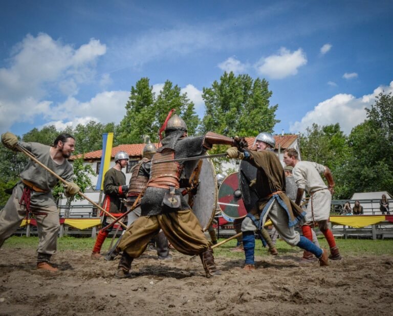 Vikingen veroveren Museumpark Archeon tijdens Hemelvaartweekend