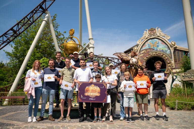 Dimitri Vegas verrast bezoekers in Plopsaland De Panne tijdens 150.000ste ritje op ‘The Ride To Happiness’