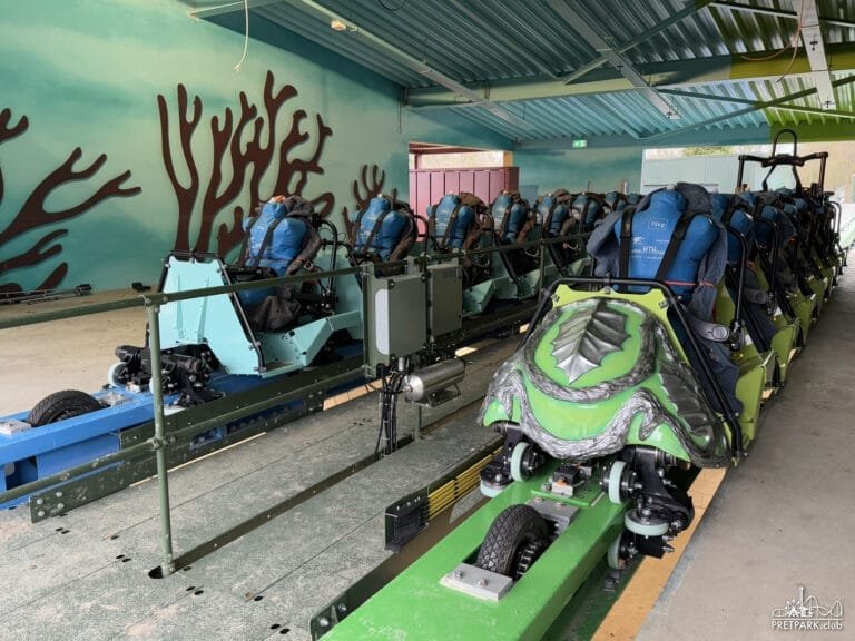 Walibi Holland maakt testritten met achtbaan YoY en voegt bijzonder decor toe