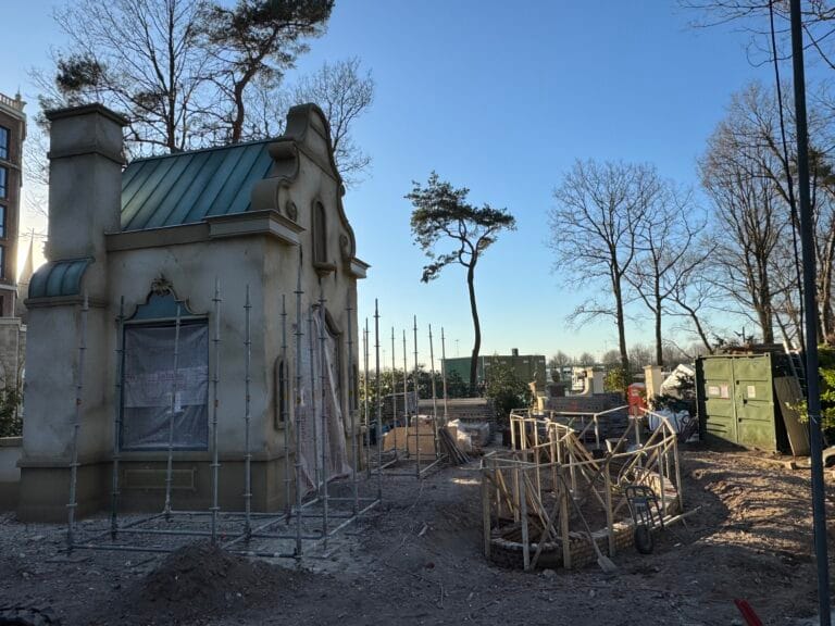 [Foto’s] Efteling haalt sprookje Prinses op de Erwt uit de steigers