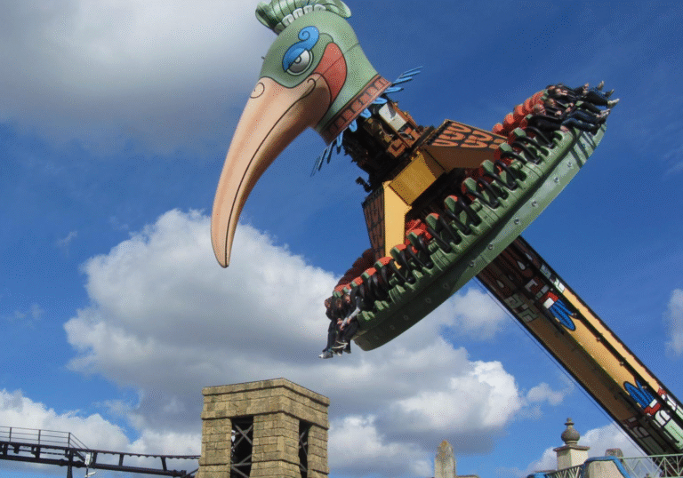 Bezoekers zitten half uur vast in Bellewaerde-attractie El Volador