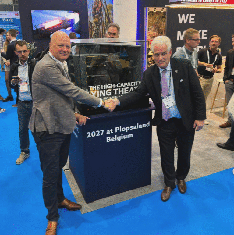 Officieel: Plopsaland Belgium breidt in 2027 uit met een AIRIFIC Flying Theater van Mack Rides