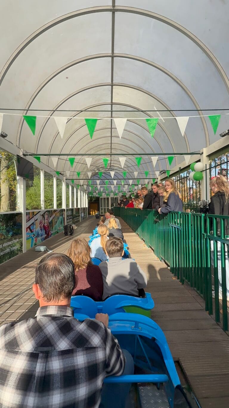 [Foto’s] Over en uit voor de Kikkerachtbaan: Duinrell neemt afscheid van een iconische attractie