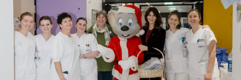 Europa-Park verrast kinderen bij centrum voor geneeskunde met cadeaus