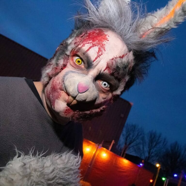 Losgeslagen kippen bij Scare Me: op deze vier dagen bezoek je de paaseditie!