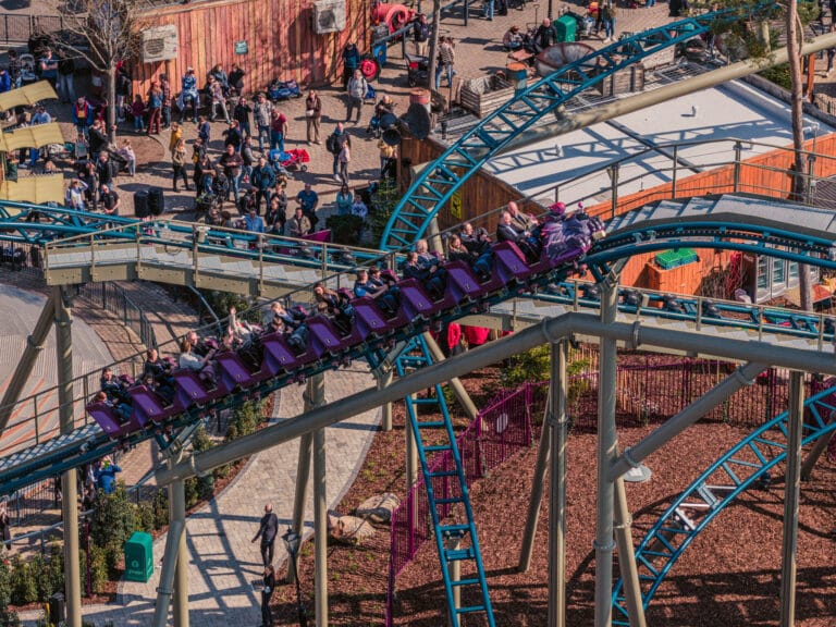 Nieuwe familieachtbaan 100% Wolf geopend in Plopsaland Deutschland