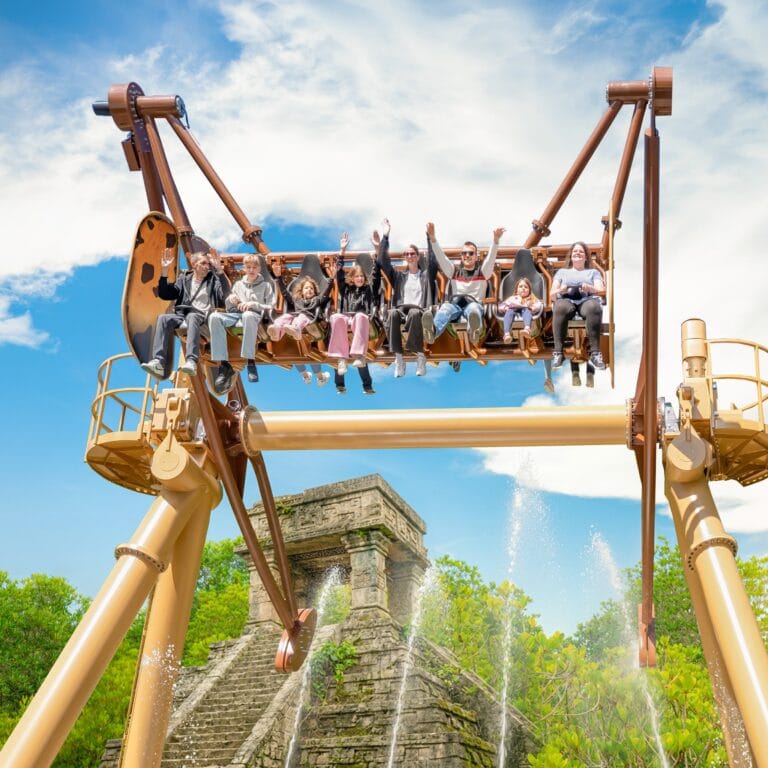 Avonturenpark Hellendoorn feestelijk geopend: jubileum met nieuwe attractie OerKracht