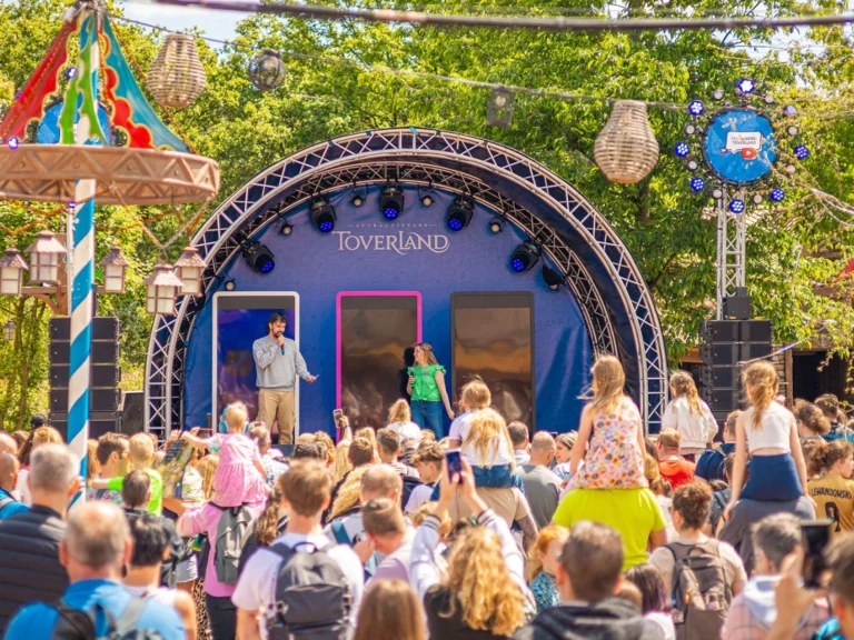 Creators & Coasters terug in Toverland: bekende namen en een Bami Salami-snack