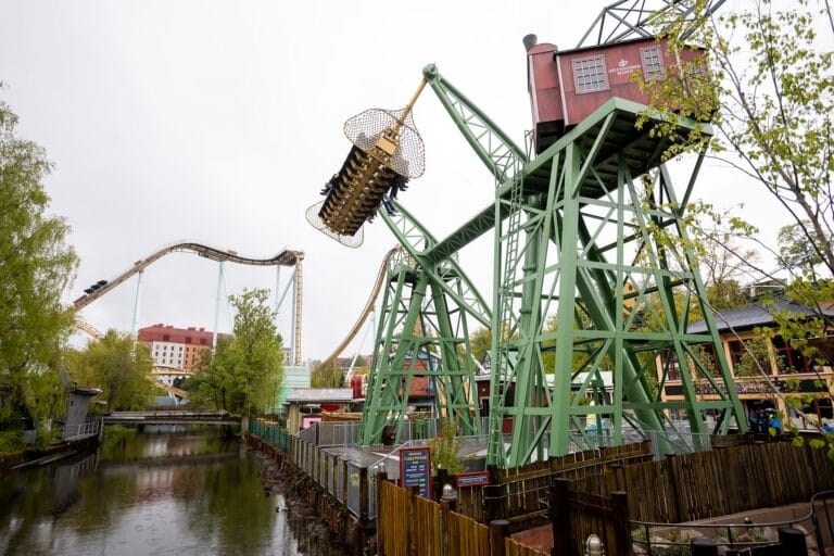 Nieuwe familieattractie Stormvåg feestelijk geopend in Liseberg