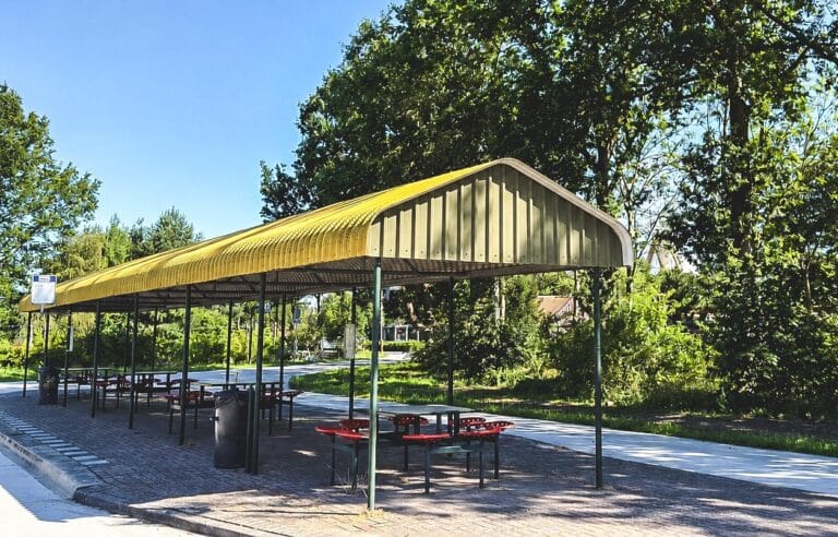 Speciale pendelbus brengt vakantiegangers eenvoudiger naar Attractiepark Slagharen