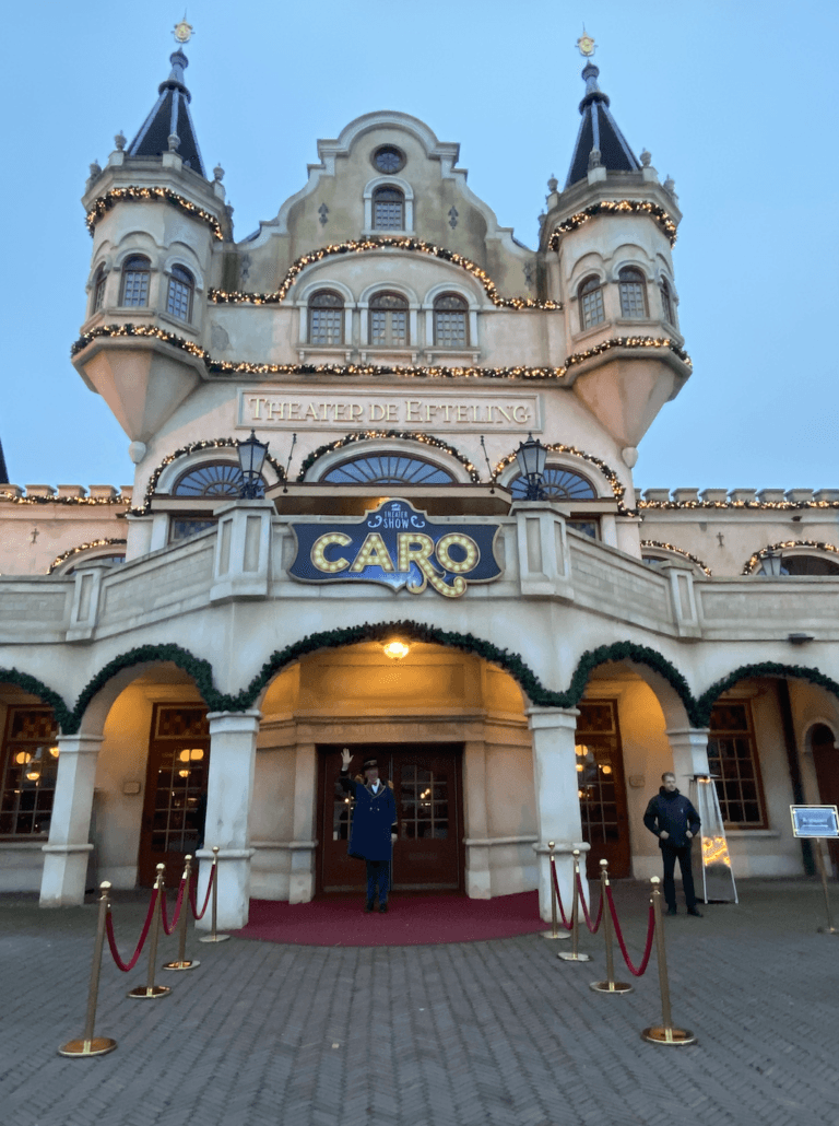Bekend gezicht neemt afscheid als portier van het Efteling Theater