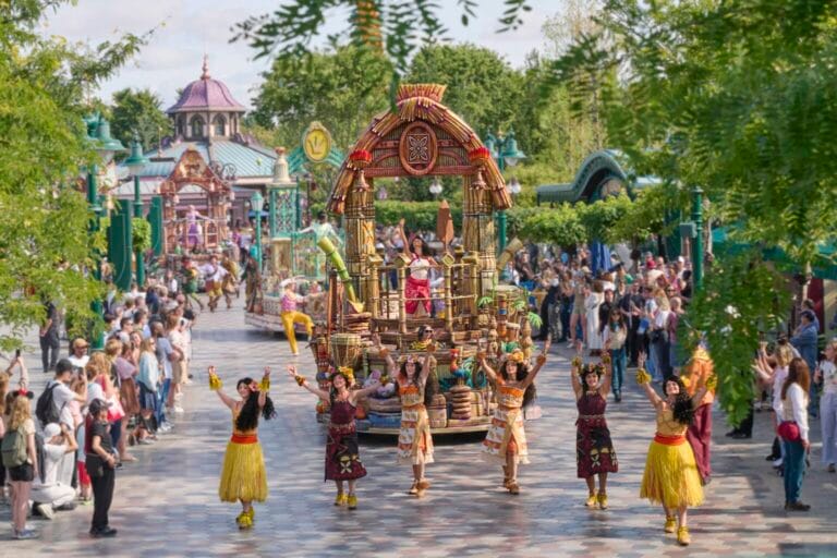 Disney Adventure World breidt entertainment uit met nieuwe Disney Princess Cavalcade, maar Marching Band verdwijnt