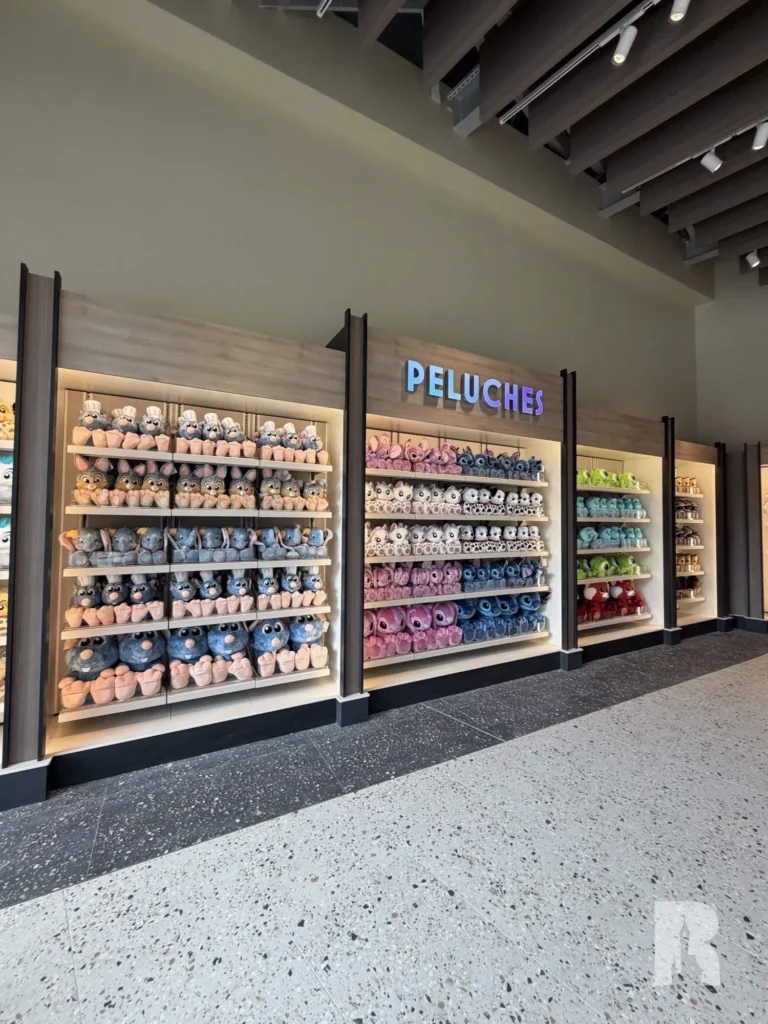 Nieuwste shop in Disney Village valt totaal niet in de smaak bij fans