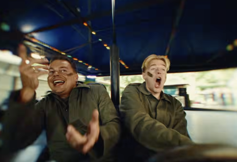 Bankzitters zetten pretpark op stelten in nieuwe videoclip